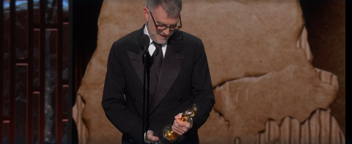 IFILMSonline's tweet photo. Paul Thomas Anderson finalmente consacrato come migliore regista per #UnaBattagliaDopolAltra
#Oscars https://t.co/o6lt78W3iC
