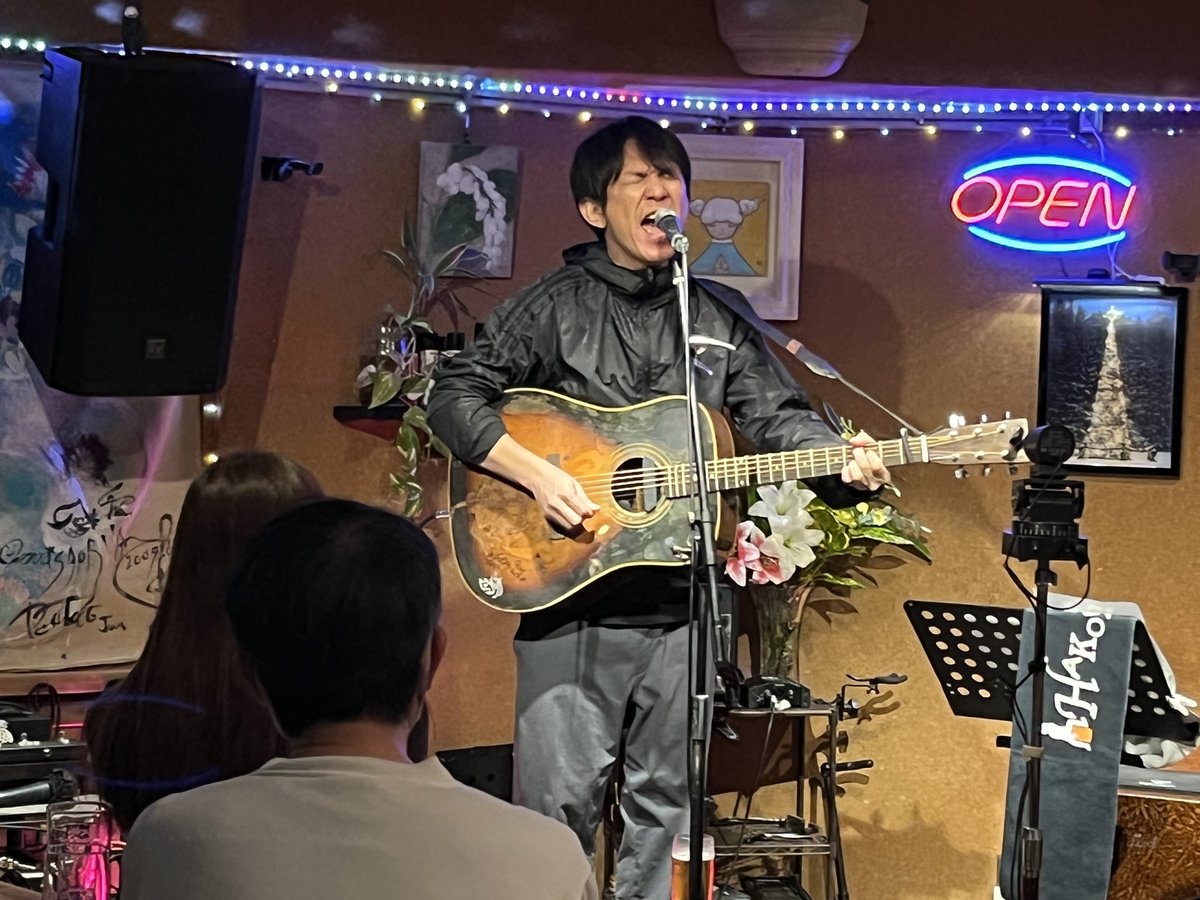 showtokkyu_higa's tweet photo. 昨晩はアルテ崎山にて、ひがっすプレゼンツ「#ひとつなぎライブ Vol.15」！大盛況！
ご来場誠にありがとうございました！
コノハさん、奏さん、ハトガトブさん、ASU華さん、かれんさんご出演ありがとうございました！開演前から結束して一体感がありました！
アルテ崎山さんありがとうございました！ https://t.co/QKsxdGAw8b