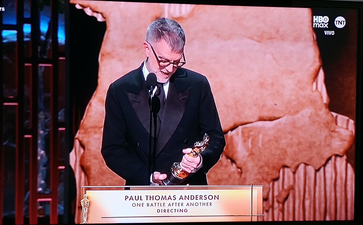 julitofrias's tweet image. Mejor dirección: Paul Thomas Anderson por "One battle after another" #Direccion #Oscars