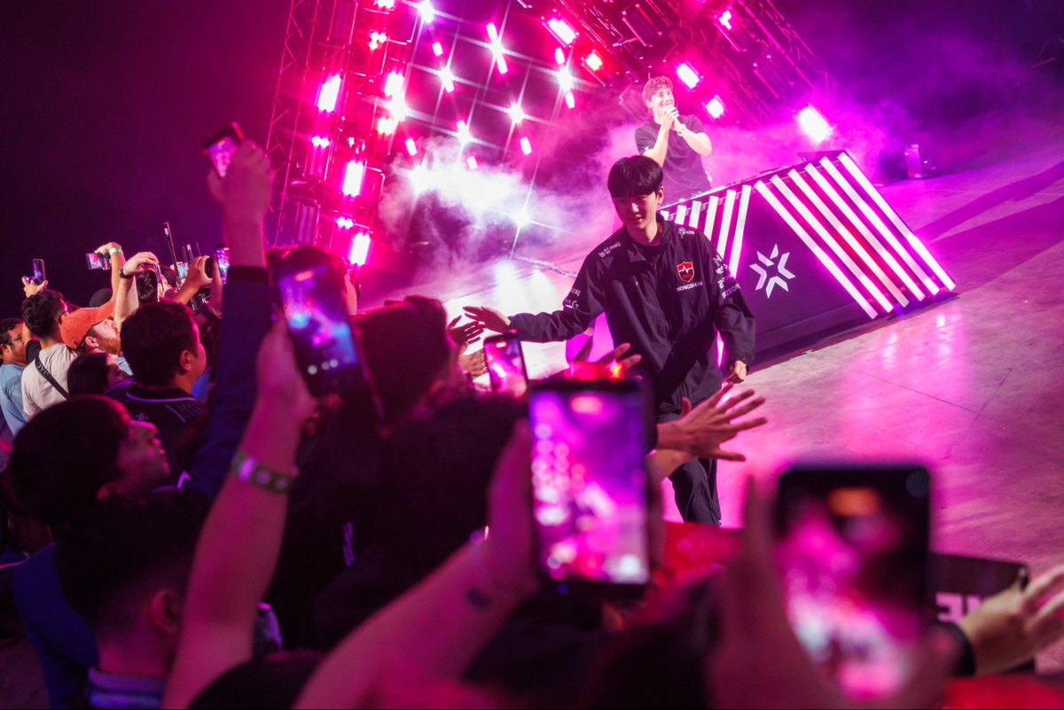 NS Xross tweet media