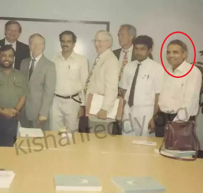 VijaySingh_law's tweet photo. रुकिए… 1993 की ये तस्वीरें देखिए।

नरेंद्र मोदी
American Council of Young Political Leaders के Alumni।
कार्यक्रम, US State Department से फंडेड। 🇺🇸

यह सिर्फ ट्रेनिंग थी
या अमेरिका का एक लंबा राजनीतिक निवेश।

#MondayMotivation https://t.co/mg3GqLq5Zf