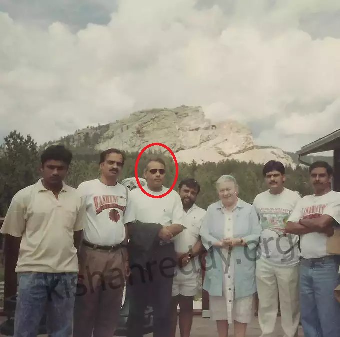 VijaySingh_law's tweet photo. रुकिए… 1993 की ये तस्वीरें देखिए।

नरेंद्र मोदी
American Council of Young Political Leaders के Alumni।
कार्यक्रम, US State Department से फंडेड। 🇺🇸

यह सिर्फ ट्रेनिंग थी
या अमेरिका का एक लंबा राजनीतिक निवेश।

#MondayMotivation https://t.co/mg3GqLq5Zf