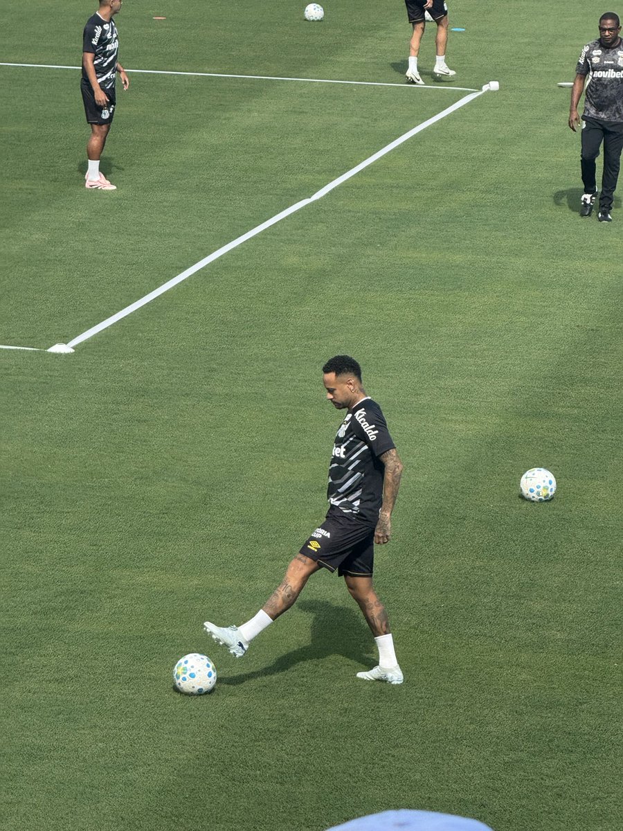 sky 😶🌫️ tweet media