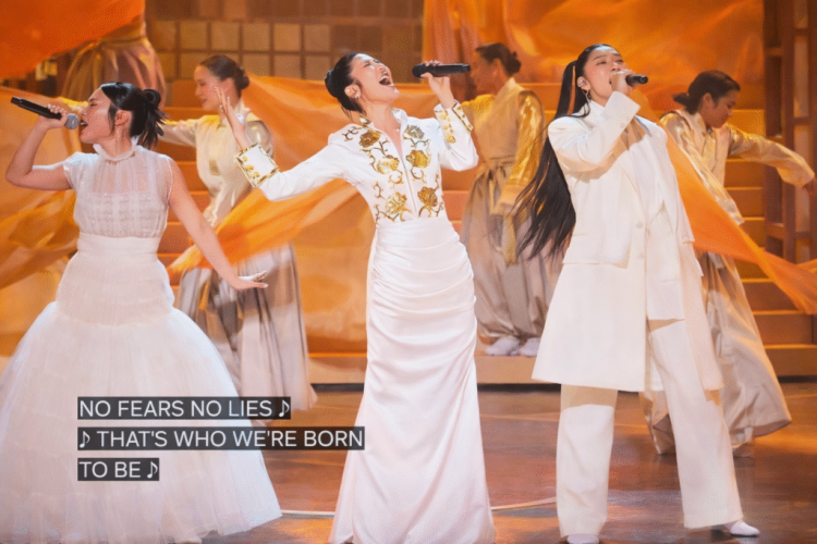 augustkobs's tweet photo. ✨ Congratulation to Ejae and Mark Sonnenblick. Winner of the Oscar for "Best Original Song" for 'Golden' from Kpop Demon Hunters performed by HUNTR/X at the 98th Academy Awards.
#HUNTR/X #BestOriginalSong #KpopDemonHunters #Oscars #AcademyAwards https://t.co/10q9mZS1fj