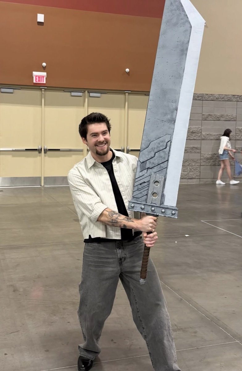missing_thiam's tweet photo. he looks so happy aww😭 https://t.co/RtmZzxqJPa