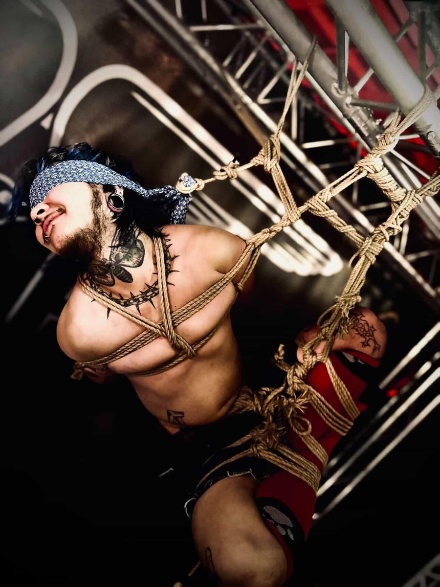 CallMeGoodBoy0's tweet photo. What would you do if you saw me hanging here?

#shibari #bondage #gaybondage #gayshibari #ftm #gay #kink #fetish #ftmporn #gaypup https://t.co/3vpbwpLBMd