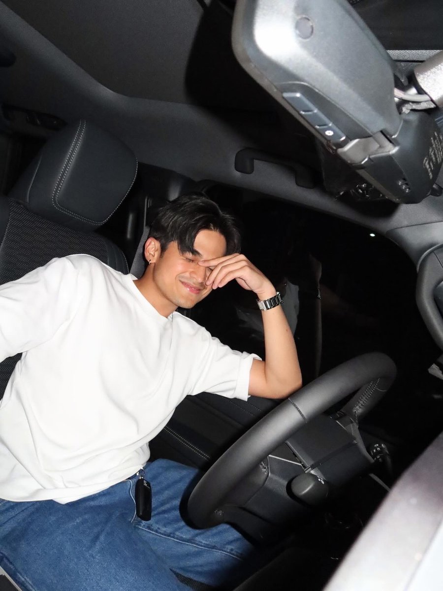 Sparkle_GMA's tweet photo. POV: You’re cruising with Will ✨

Will Ashley celebrates a big win — being behind the wheel of his dream car 🚘

#WillAshley https://t.co/0gEpce1vhO