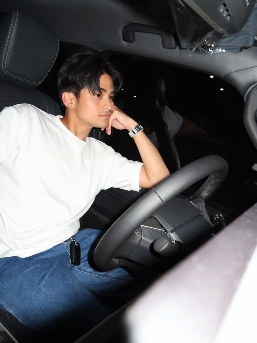 Sparkle_GMA's tweet photo. POV: You’re cruising with Will ✨

Will Ashley celebrates a big win — being behind the wheel of his dream car 🚘

#WillAshley https://t.co/0gEpce1vhO