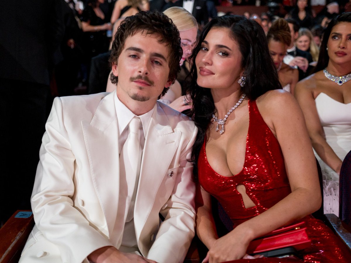 ElaineStark. tweet media