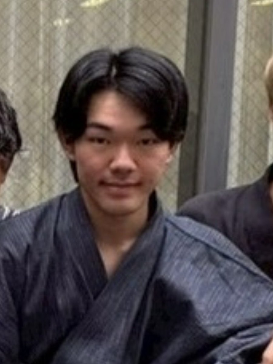 advantage_tt's tweet photo. 2���　ゆう（機創）

まるで貴公子!?
2男で唯一大人な余裕を魅せるゆう👨
持ち前のサウスポーを活かしたプレイで相手をよく混乱させている🤯そんなゆうの趣味はお菓子作りで、彼の作るりんごタルトは天下一品🍎✨️
みんなもアドバンに入って貴公子ゆうに胃袋を掴まれちゃおう❣️

 #春から上智 https://t.co/xRzSxK7jnj