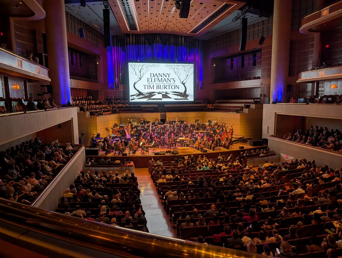 jbjoca79's tweet photo. Still on cloud nine after hearing @dannyelfman live at @DallasSymphony today... I was moved to tears at Edward Scissorhands, felt heroic with Batman/Batman Returns, got goosebumps with Beetlejuice, and filled with the joys of Nightmare Before Christmas. Thank you Danny and DSO for making this lifelong dream of hearing this beautiful music live a reality. 🥰