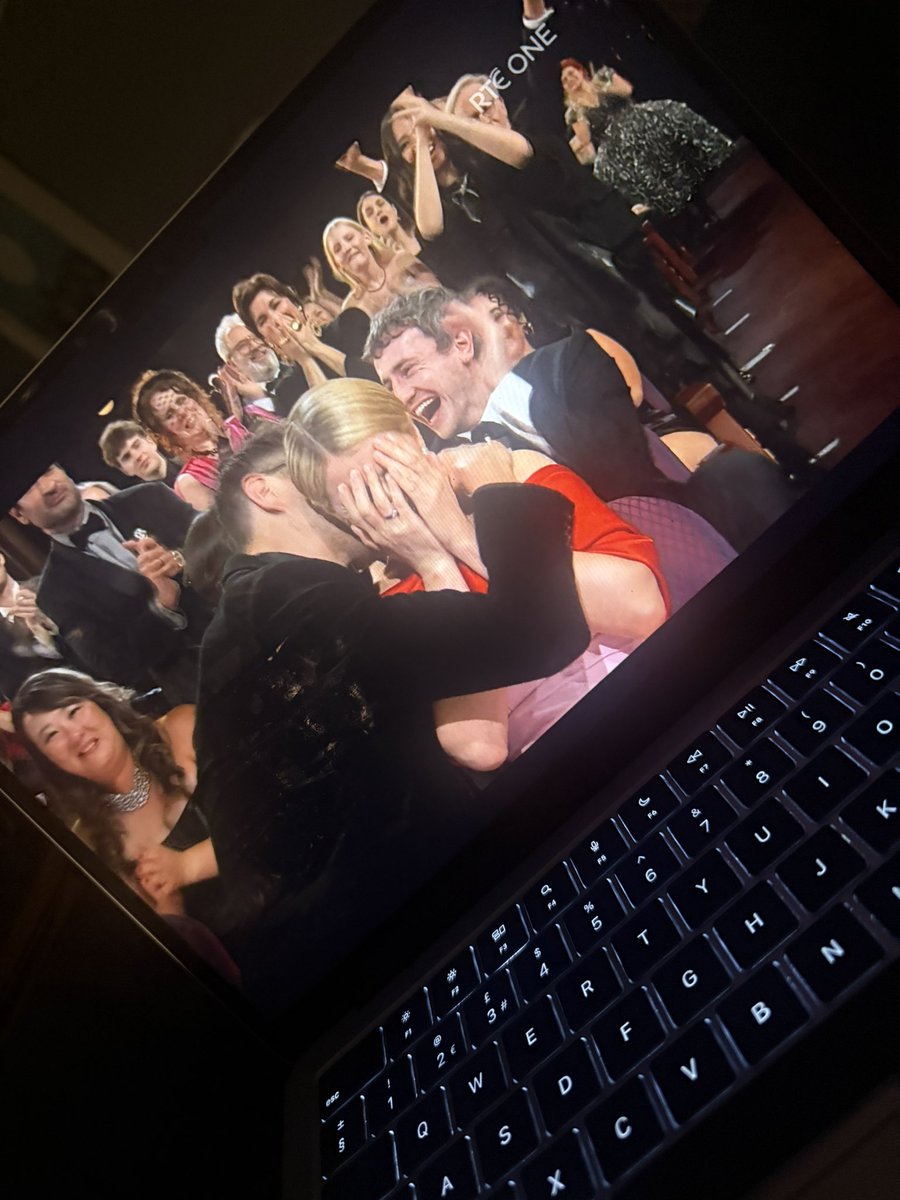 Aine Kerr tweet media