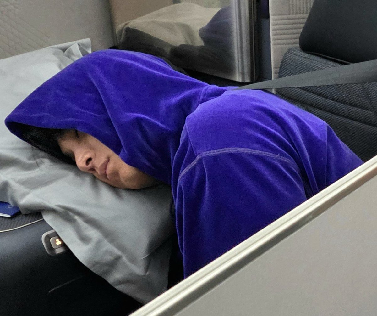 수고했어~ 졸려서 잠든 듯 ㅋㅋ
#세븐틴 #SEVENTEEN
#민규 #MINGYU #ミンギュ #金珉奎