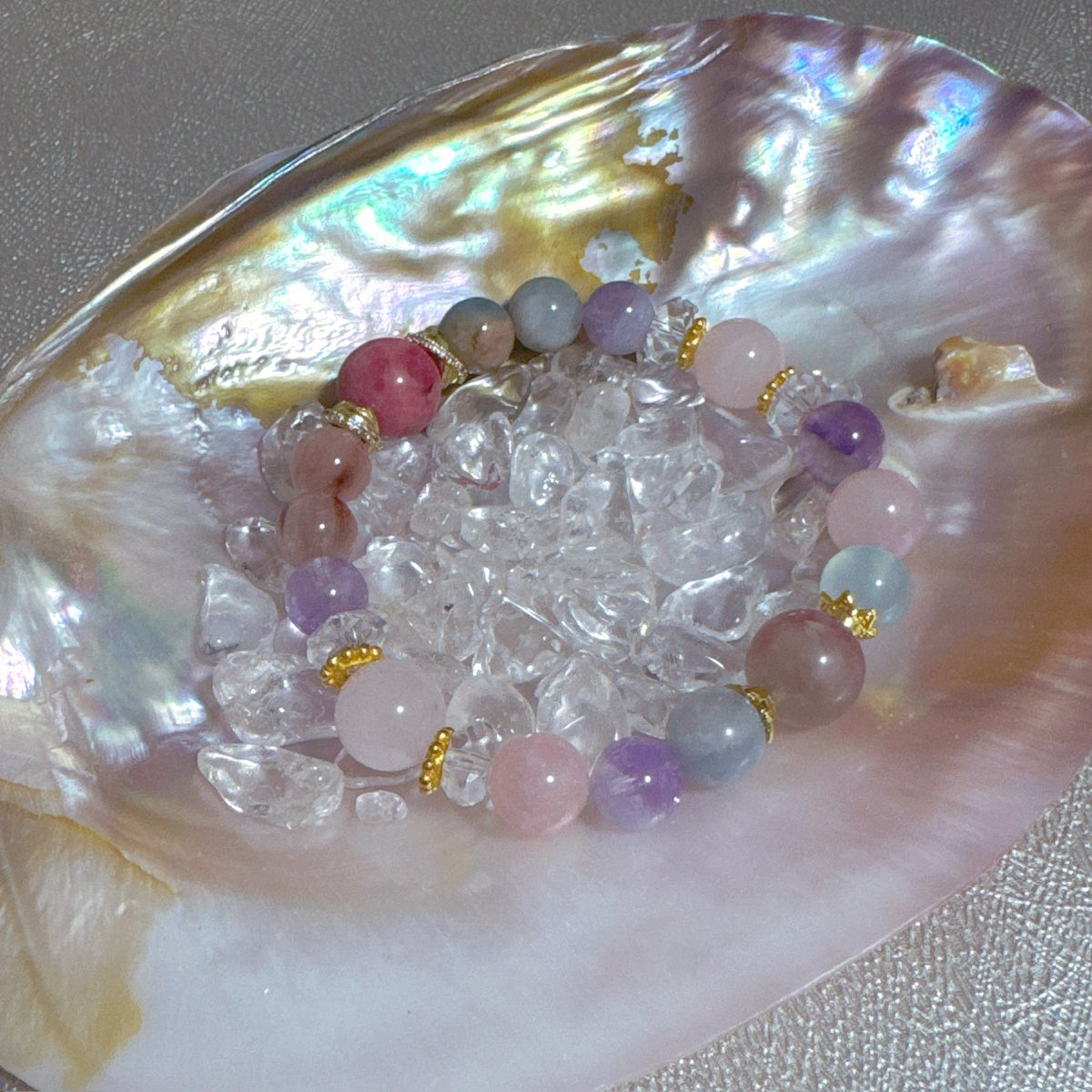 amiko_5151's tweet photo. 最近ハンドメイドりぼんと、天然石のブレスレットを作っています💎✨
手帳につけらるストラップも作成中です💕
チャクラに興味がある方も🥰
お手頃〜ありますのでお気軽にお声がけください💕 https://t.co/YFKmcFF3C8