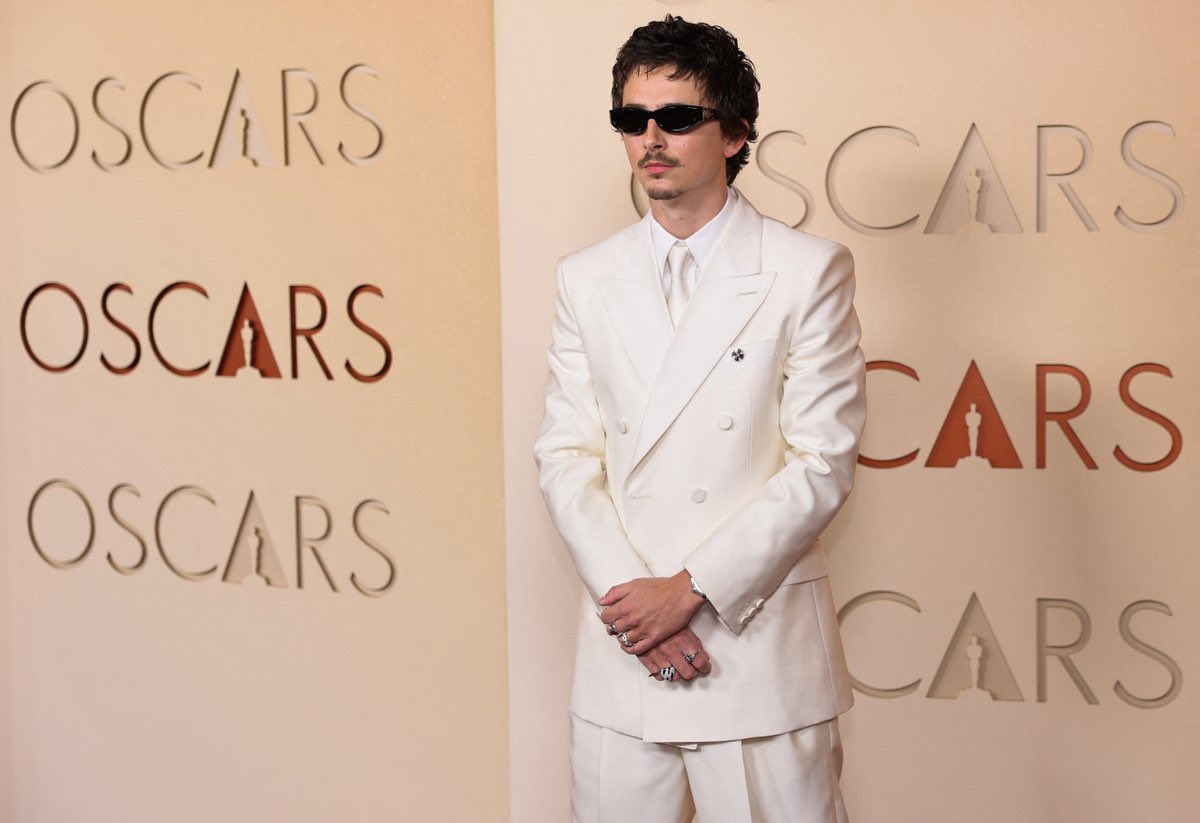 Axel in Dune Mode🦇 tweet media