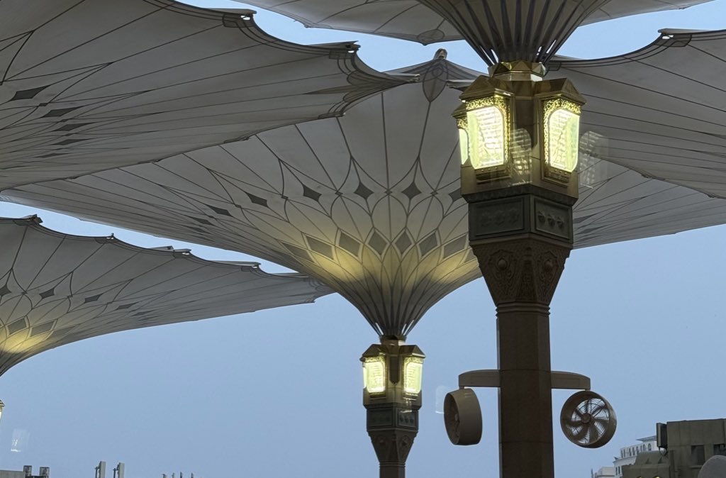 B 𖤐⃟ tweet media