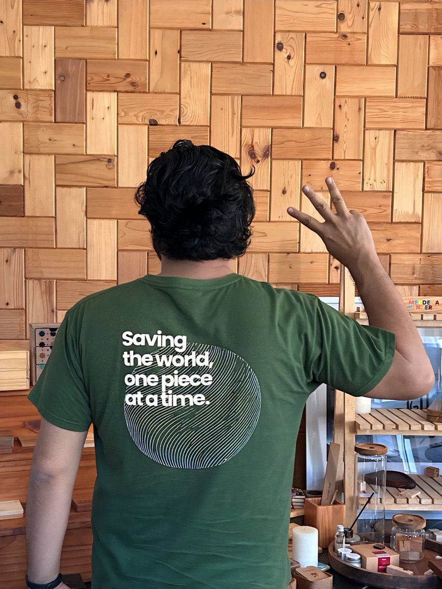 HGCarpenter's tweet photo. 33 tahun dalam perniagaan.

Semalam kami menyambut tahun ke-33 syarikat beroperasi.

Kami bermula dengan menghasilkan produk komoditi seperti kabinet dapur dan perabot pejabat dan sekolah. https://t.co/AgmxCO0bAX