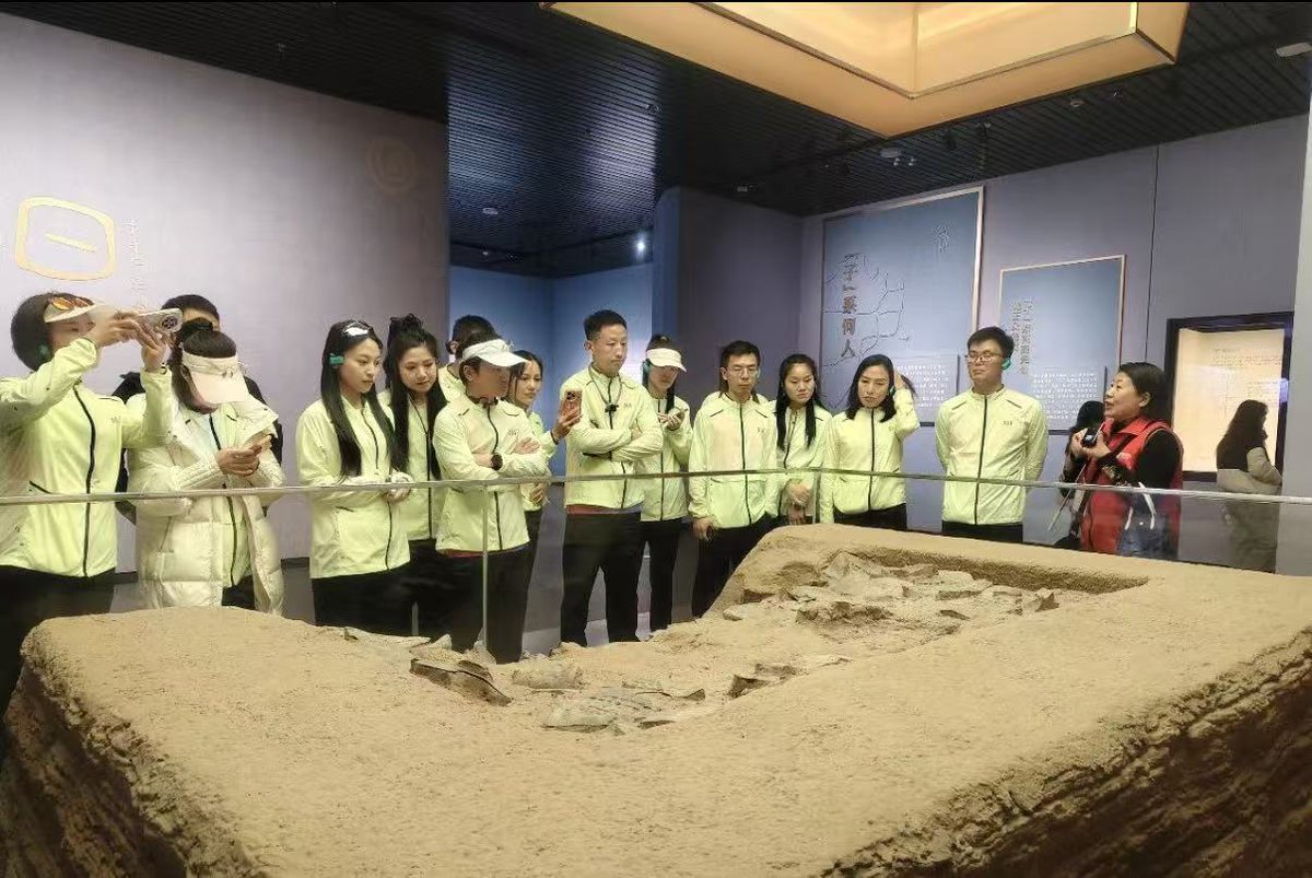 DiscoverAnyang's tweet photo. 2026 Anyang #Marathon experience ambassadors came to Anyang.
They visited three major cultural landmarks: the National Museum of Chinese Writing, #Yinxu and #CaoCaoMausoleum,
experiencing the uninterrupted #ChineseCivilization of 3,000 years along the way. https://t.co/jIUmQbTq2k