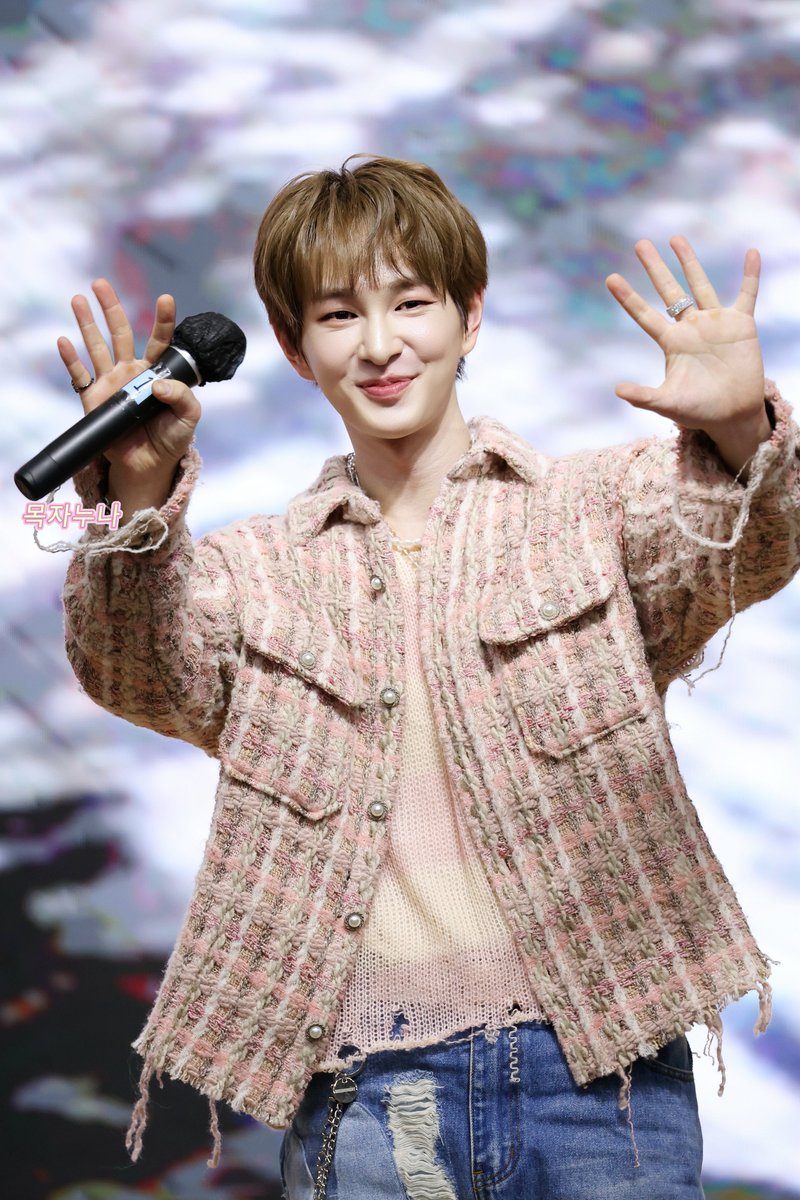 260315 
#온유 #ONEW
#ONEW_TOUGH_LOVE #TOUGH_LOVE #터프러브