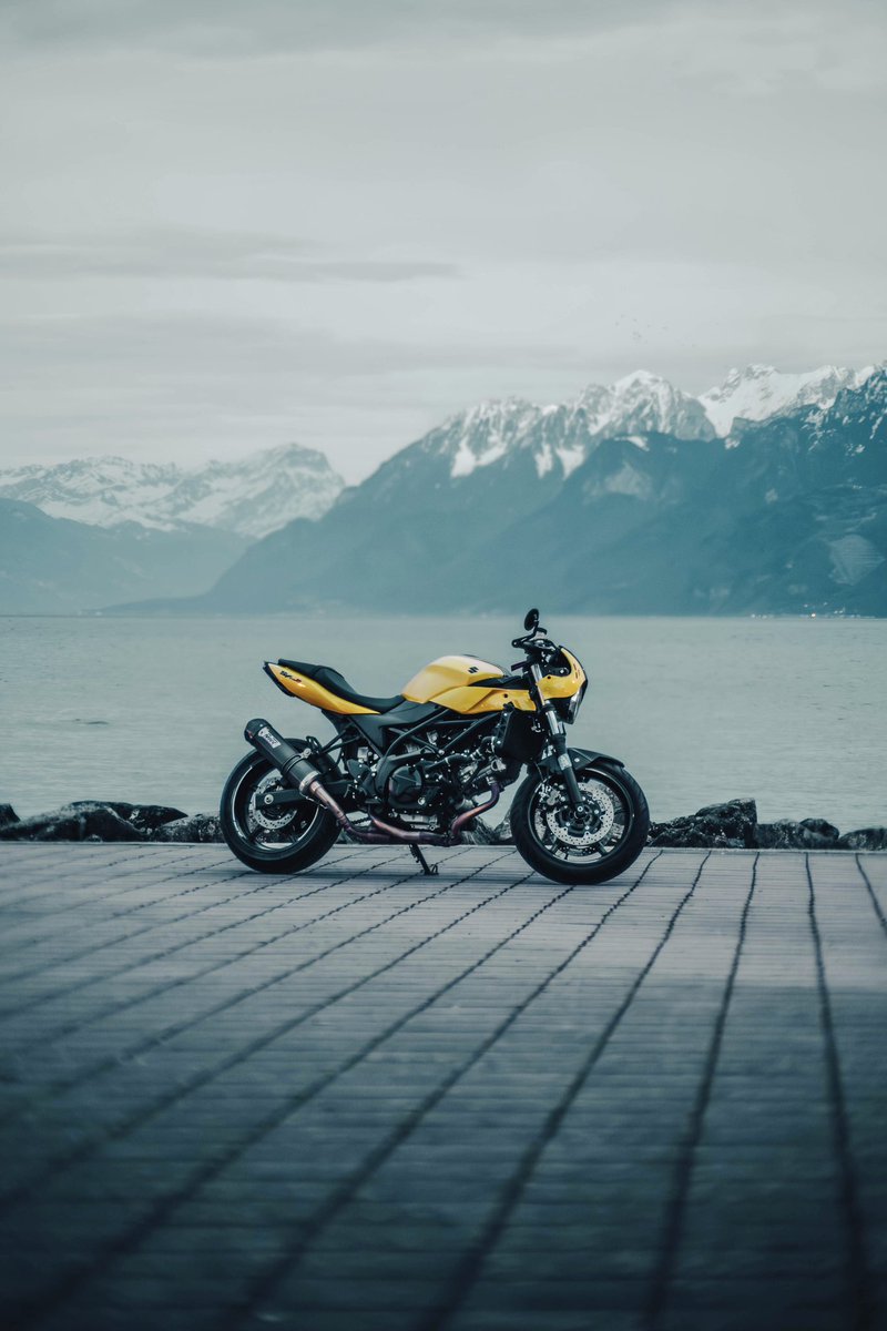 pot12790817's tweet photo. SV650 and the Geneva lake 
Its actually called the Léman lake but no one calls her that...

#suzuki #sv650 #sv650x #suzukisv650 https://t.co/TcxN7npBYw