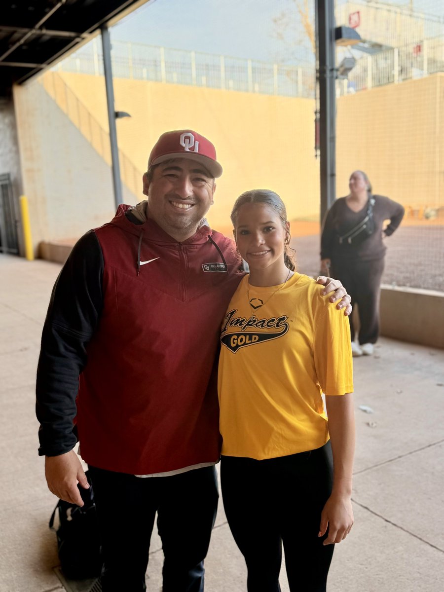 capri_mark99's tweet photo. Trip to Norman with @OU_Softball 

Thank you @GassoPatty @jtgasso @fale_steele @_tiarejennings @RyanWondrasek and staff for the invite. 

#Boomer #Sooner ☝️

@Jazz16u @ImpactGoldOrg @jazzvesely @KcJackson00 https://t.co/YoKgM6hNU7