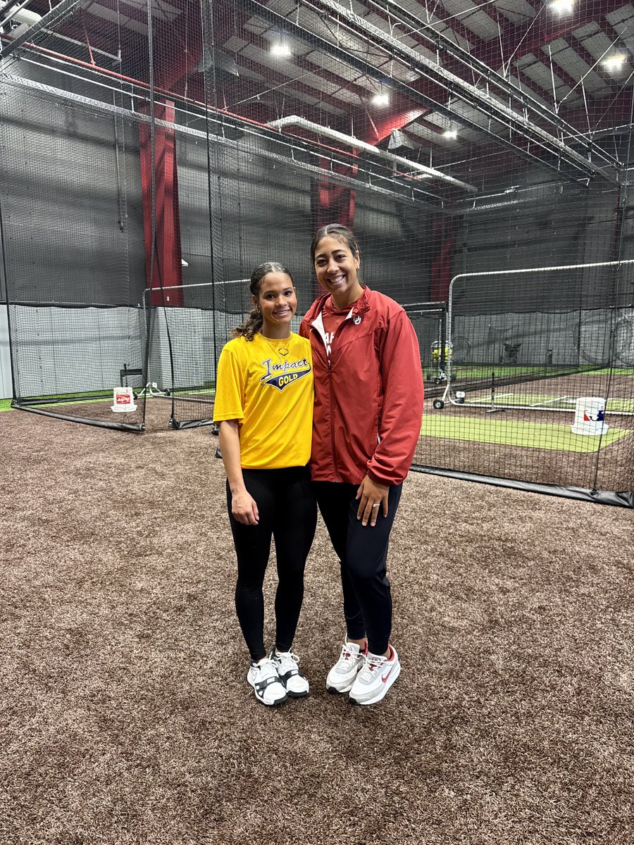 capri_mark99's tweet photo. Trip to Norman with @OU_Softball 

Thank you @GassoPatty @jtgasso @fale_steele @_tiarejennings @RyanWondrasek and staff for the invite. 

#Boomer #Sooner ☝️

@Jazz16u @ImpactGoldOrg @jazzvesely @KcJackson00 https://t.co/YoKgM6hNU7