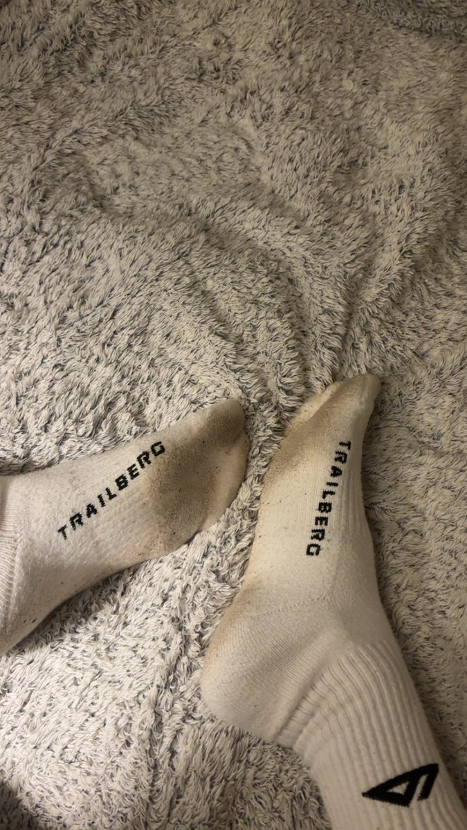 britishbenxx's tweet photo. Wanna take off my dirty socks?🦶 
👉 https://t.co/Uhduky6Gl3
#feet #footfetısh #malefeet https://t.co/vvmwiHMjlj