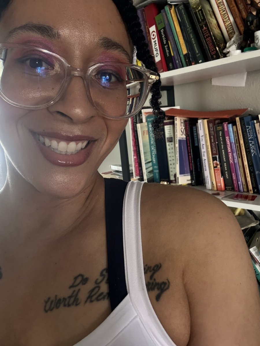 Jazmine is Editing tweet media