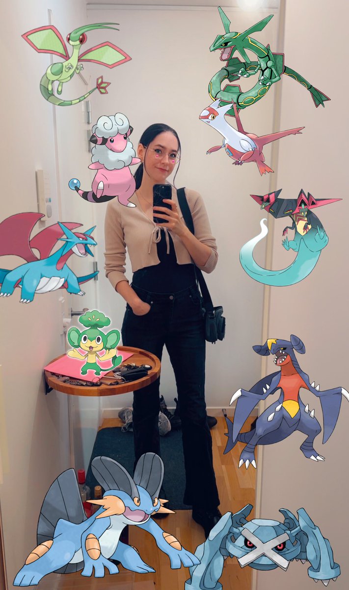 EmilyCreative tweet media