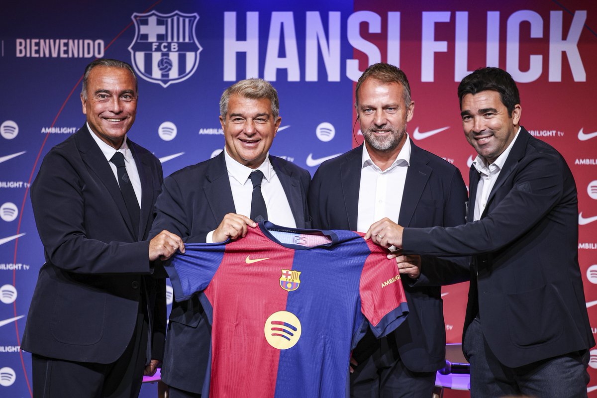 FabrizioRomano's tweet photo. 🚨✅ Hansi Flick will stay as Barcelona manager as he was part of Joan Laporta’s project…

…same for director Deco, both being part of long term plans under Laporta. https://t.co/z6YyaplERe