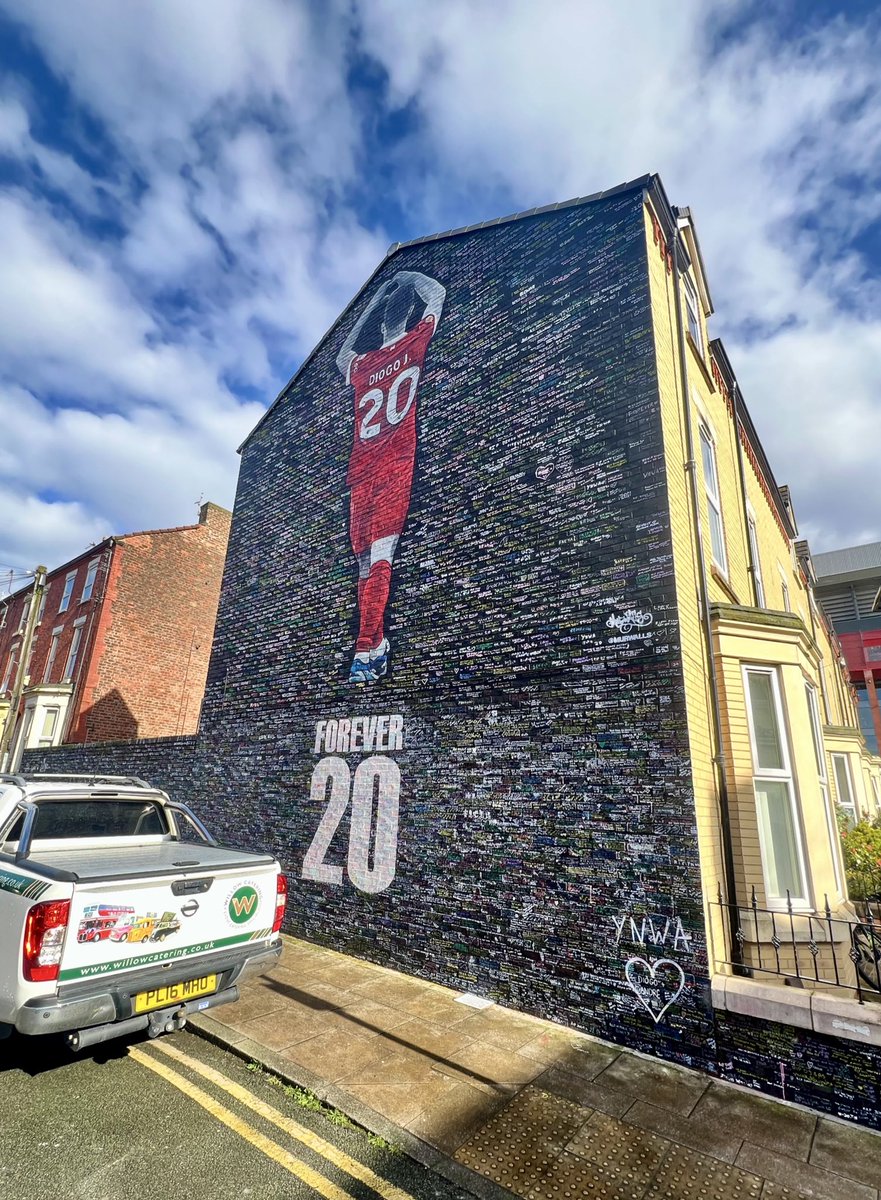 chloe🦋 tweet media