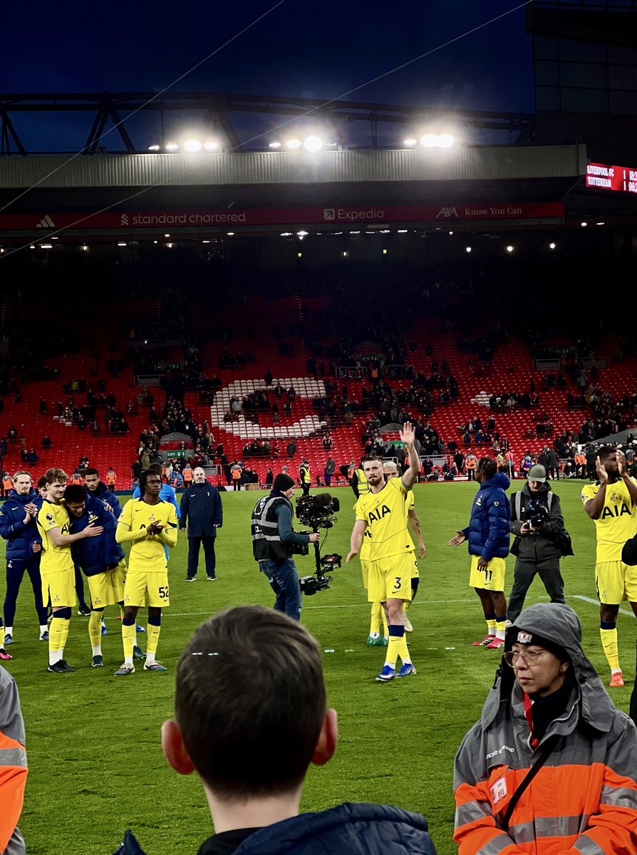 chloe🦋 tweet media