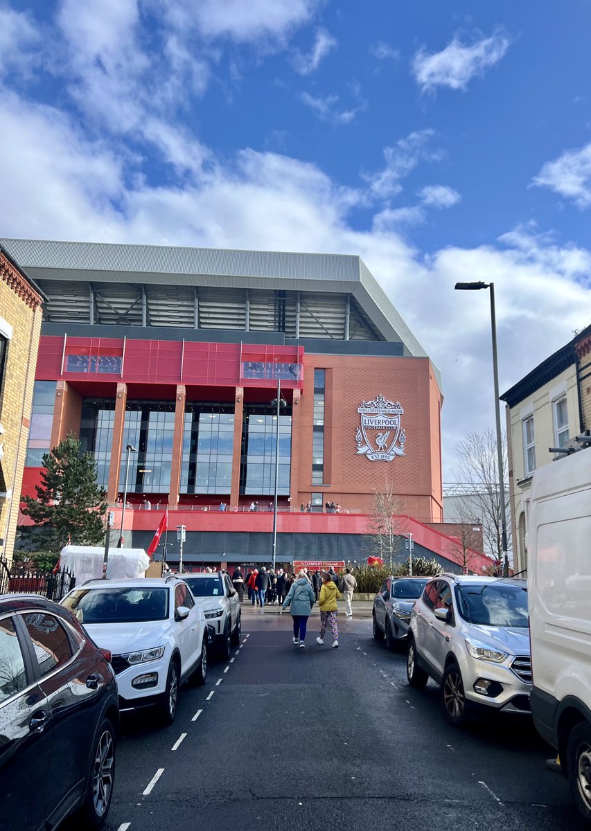 chloe🦋 tweet media