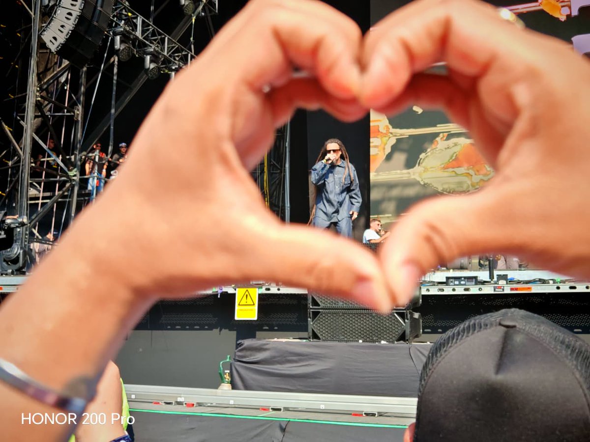 cdmx_diario's tweet photo. 🎤🎸 El reggae llega al #VL2026 con Dread Mar-I 🇦🇷🇯🇲🇲🇽
#DiarioCDMX en el Vive Latino
📹: Vladimir Soto https://t.co/qS7QNpfQ2c