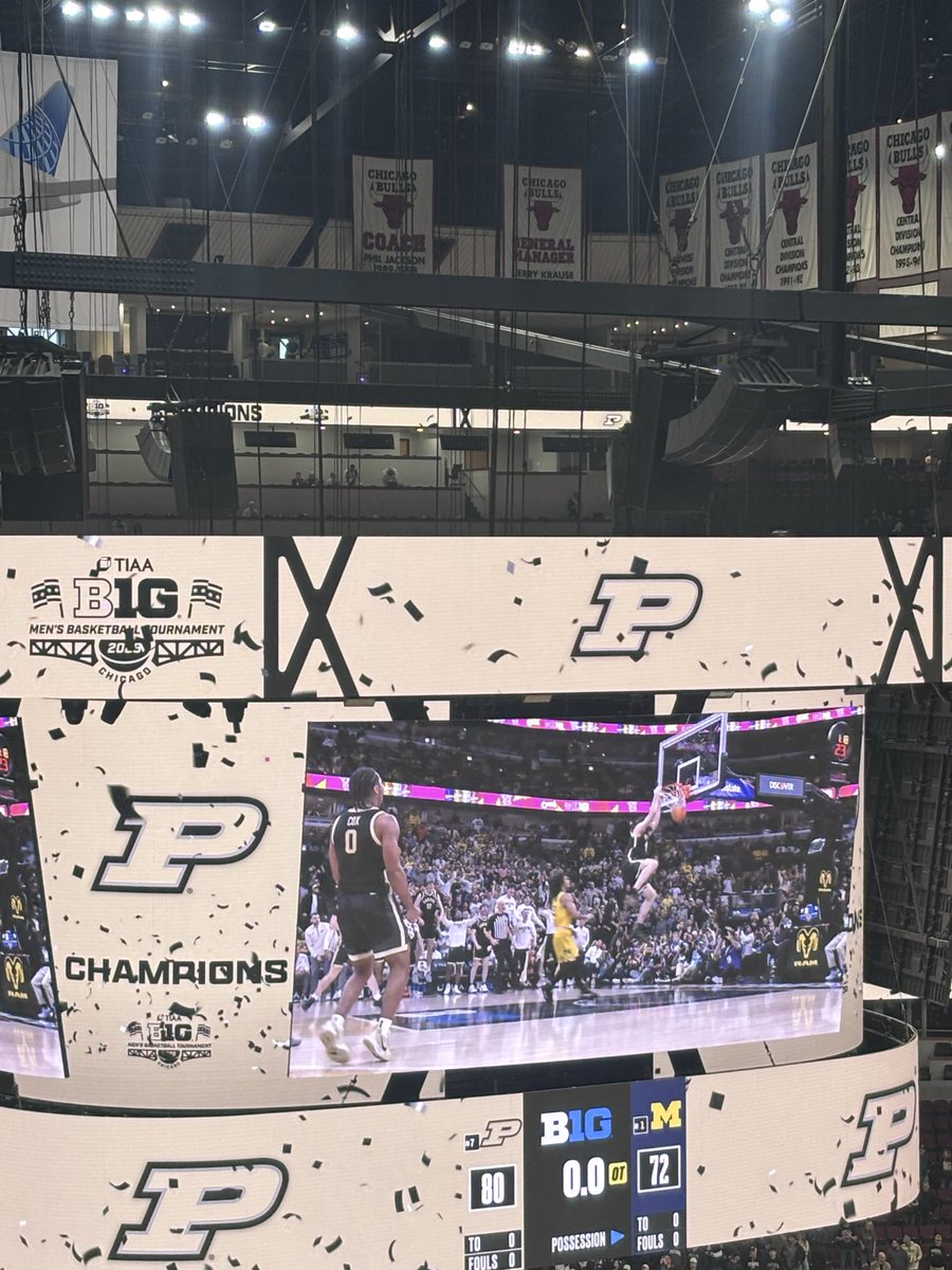 SoCo43's tweet photo. @nickarvinsports Boiler Up!!! https://t.co/UN1Dk0i26O