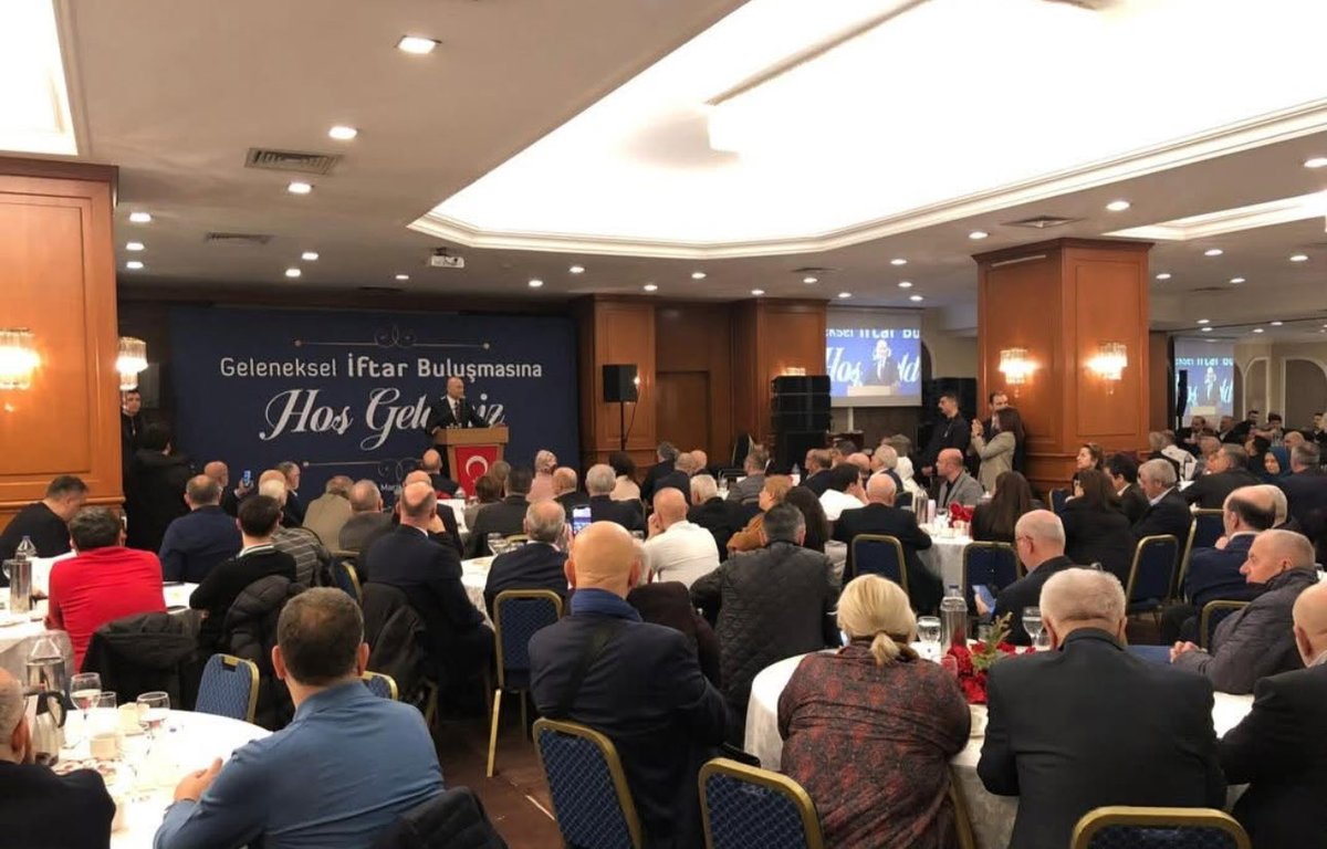 İstanbulda sayın Süleyman soylu bakanımzın iftar yemeğine iştirak ettik.  

Ramazan’ın bereketini ve kardeşlik iklimini aynı sofrada paylaşmanın mutluluğunu yaşadık. 

Bu güzel programa emeği geçen herkese teşekkür ediyorum