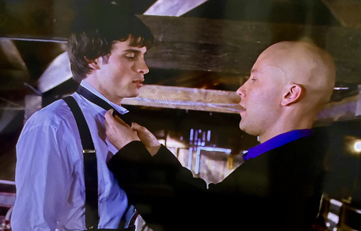 Eu juro que eu tento não shippar, mas eles não colaboram! 🤭 #Smallville <a href="/NetflixBrasil/">Netflix Brasil</a>