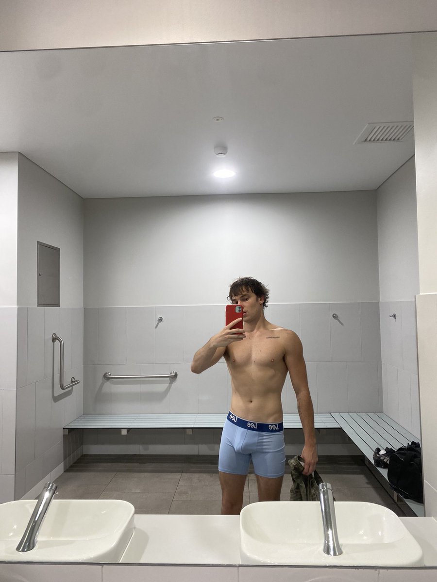 Jay Versace tweet media