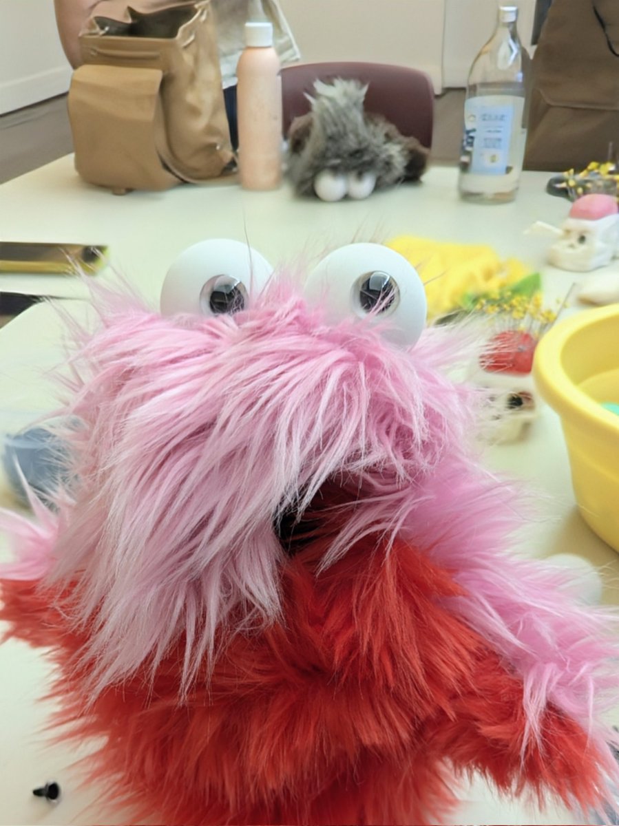 Storyteller_JW's tweet photo. Attended a puppet-building workshop yesterday led by Muppet veteran @mrschupbach. I was sewing as fast as I could! 🧵 https://t.co/ibKgbI2HQc