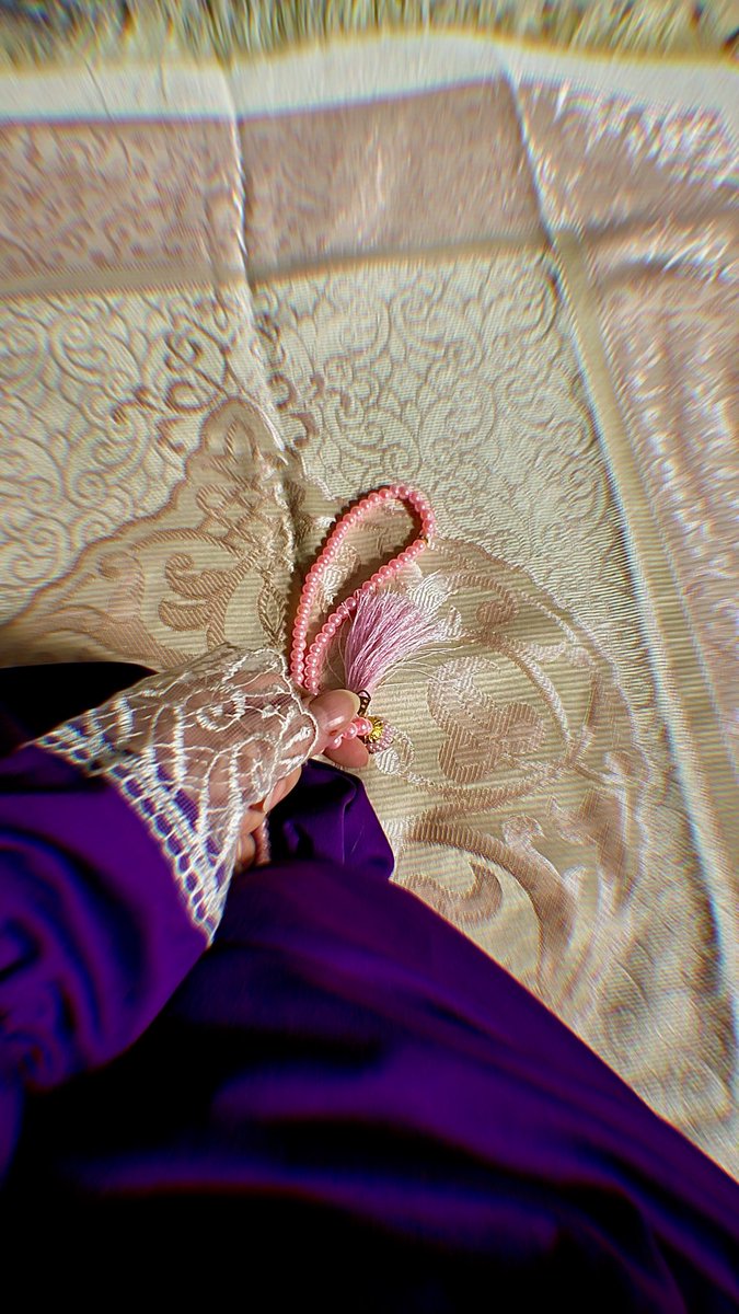 Kadir gecesi + hacet namazı + ismi Azam kombosu yapıp minik kalbimi incitenleri Allah’a şikayet ettim hadi bakalımm