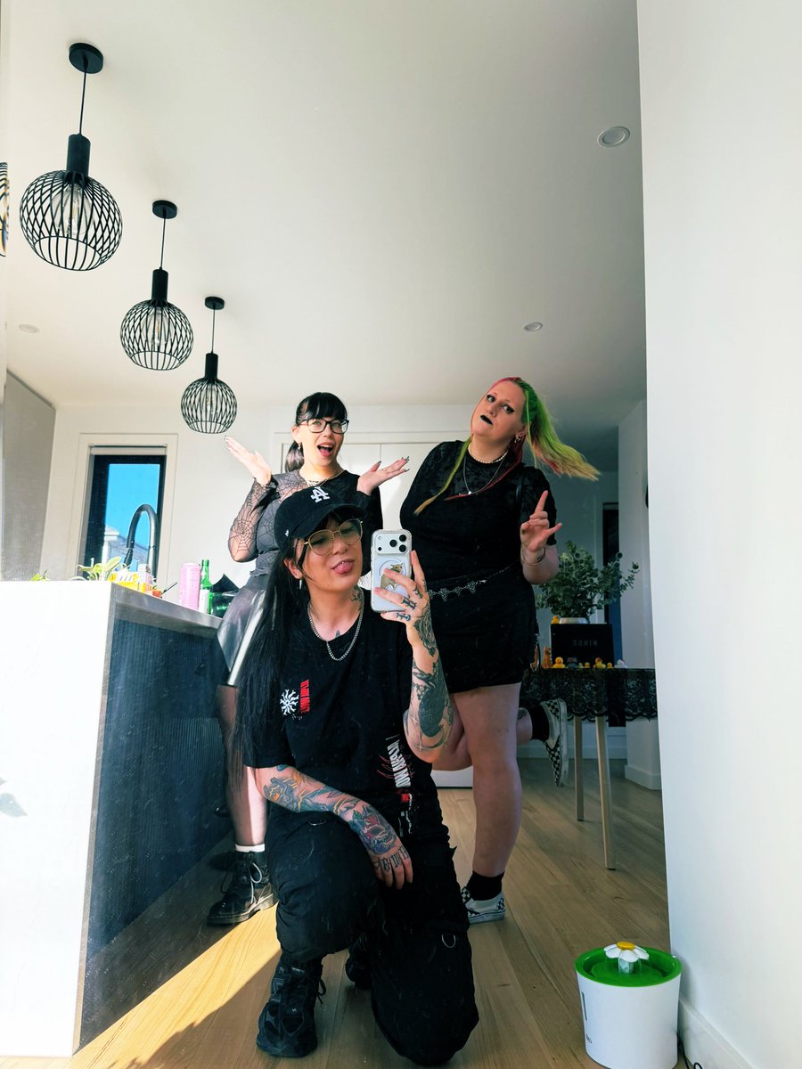 𝙿𝚒𝚗𝚎 tweet media