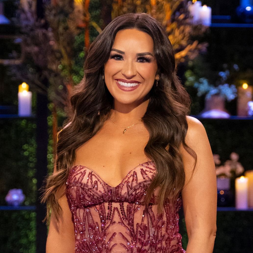 rachlovesmedia's tweet image. Catching up on the Love is Blind Reunion, and this girl was broken up with because she didn’t work out enough for the guy - come on dude, that’s not a real reason.  
#LoveisBlind