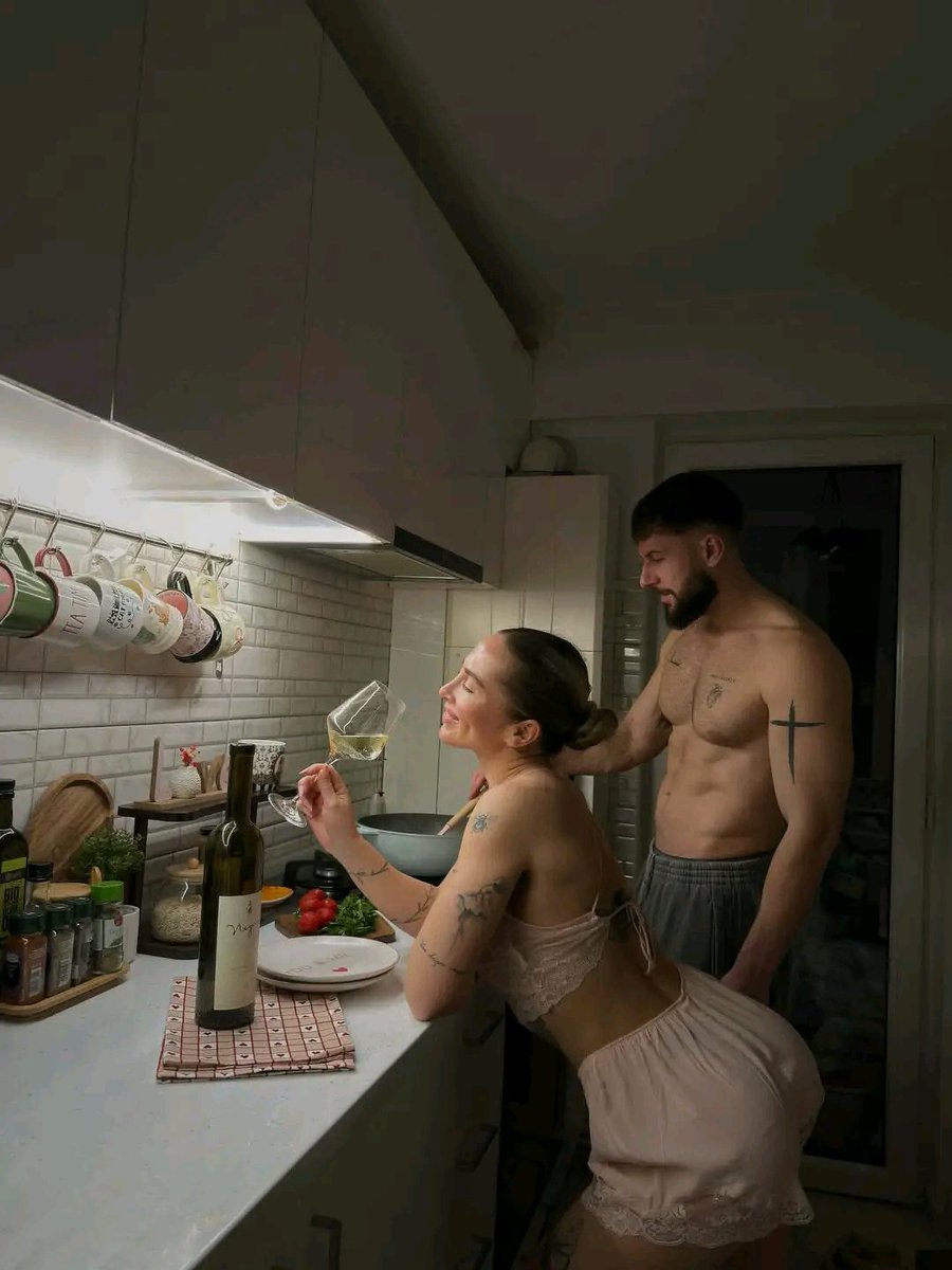 LaviniaBalzac's tweet photo. Eu te amo em todos os momentos do meu dia. Quando acordo e tomo minha primeira xícara de café você está em meus pensamentos. Quando trabalho, busco conforto em nossos momentos juntos. Quando vou dormir, lembro que tenho alguém para compartilhar a cama. @IdrisWeels 🤍 https://t.co/4S03yCRYnn