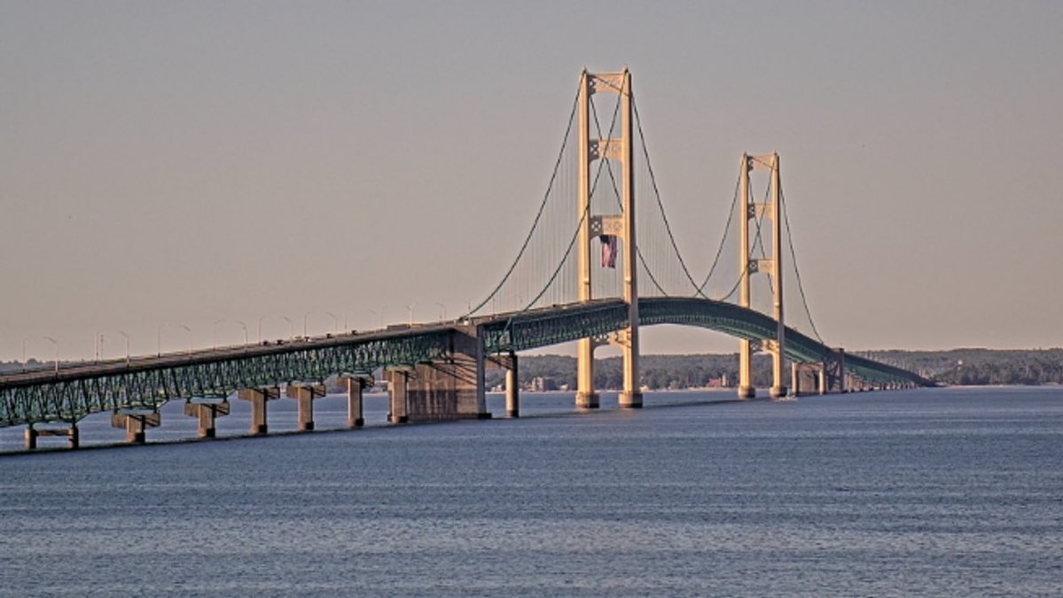 Inspector with a Zweihander tweet media