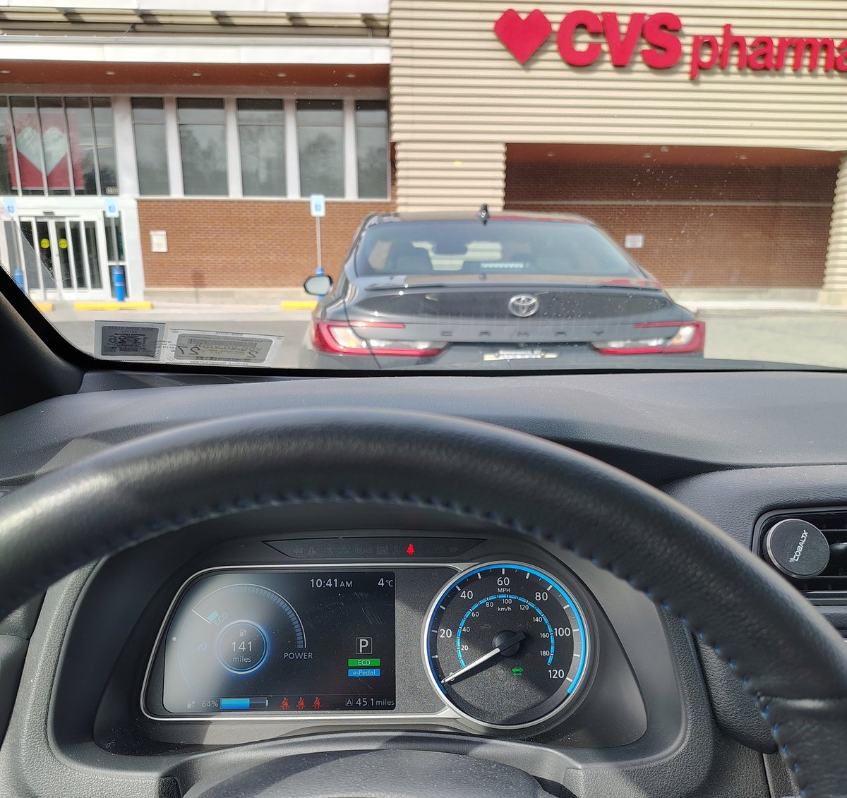 今リーフとModel3の両方に乗ってるけど、最初のEVがテスラだったらEV基準がテスラになって、その価値観で何も知らないで他のEVを見てしまっていたと思う。