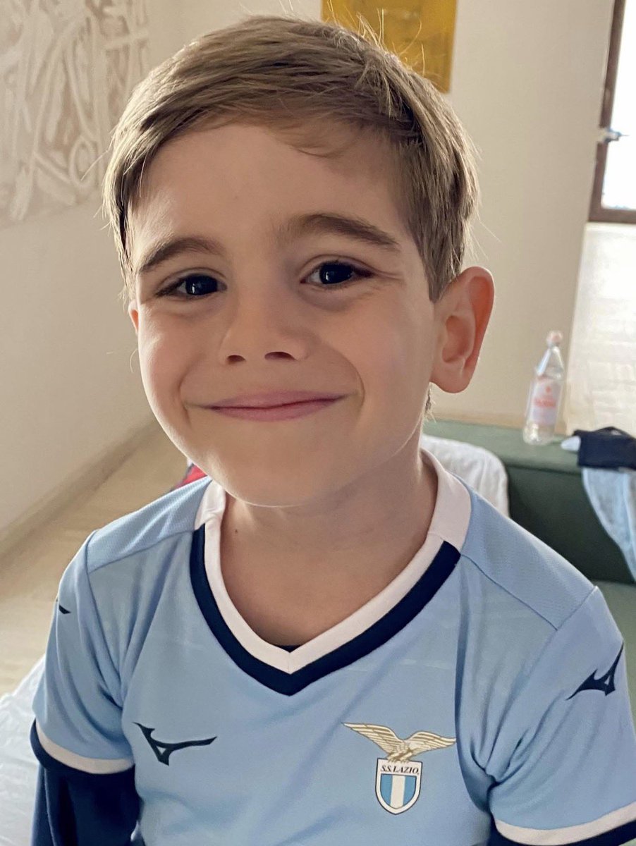 fabiolobono's tweet photo. La #Lazio vince, sovvertendo ogni pronostico e #Paride se la ride
Quanto é bello essere laziali!
#LazioMilan
#ForzaLazio
#SFL 🩵🦅
@45ACPjoe https://t.co/0vrHpnHuST