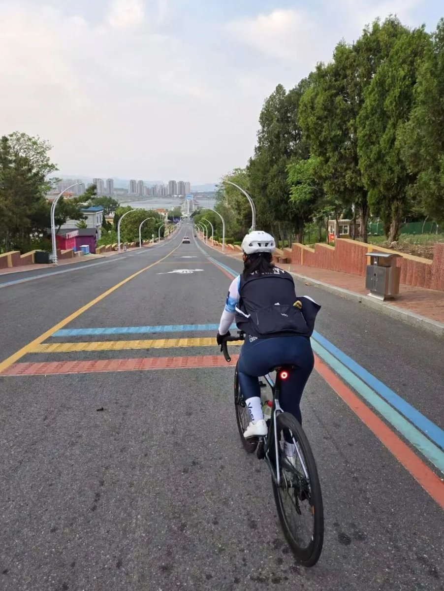 TravelYant95583's tweet image. Ride the coastline in Yantai 🌊
Binhai Road.
Yangma Island loop.
Golden Sand Beach.
Sun, wind, waves — and you.
#Yantai #SpringInYantai #CoastalRide #VisitYantai