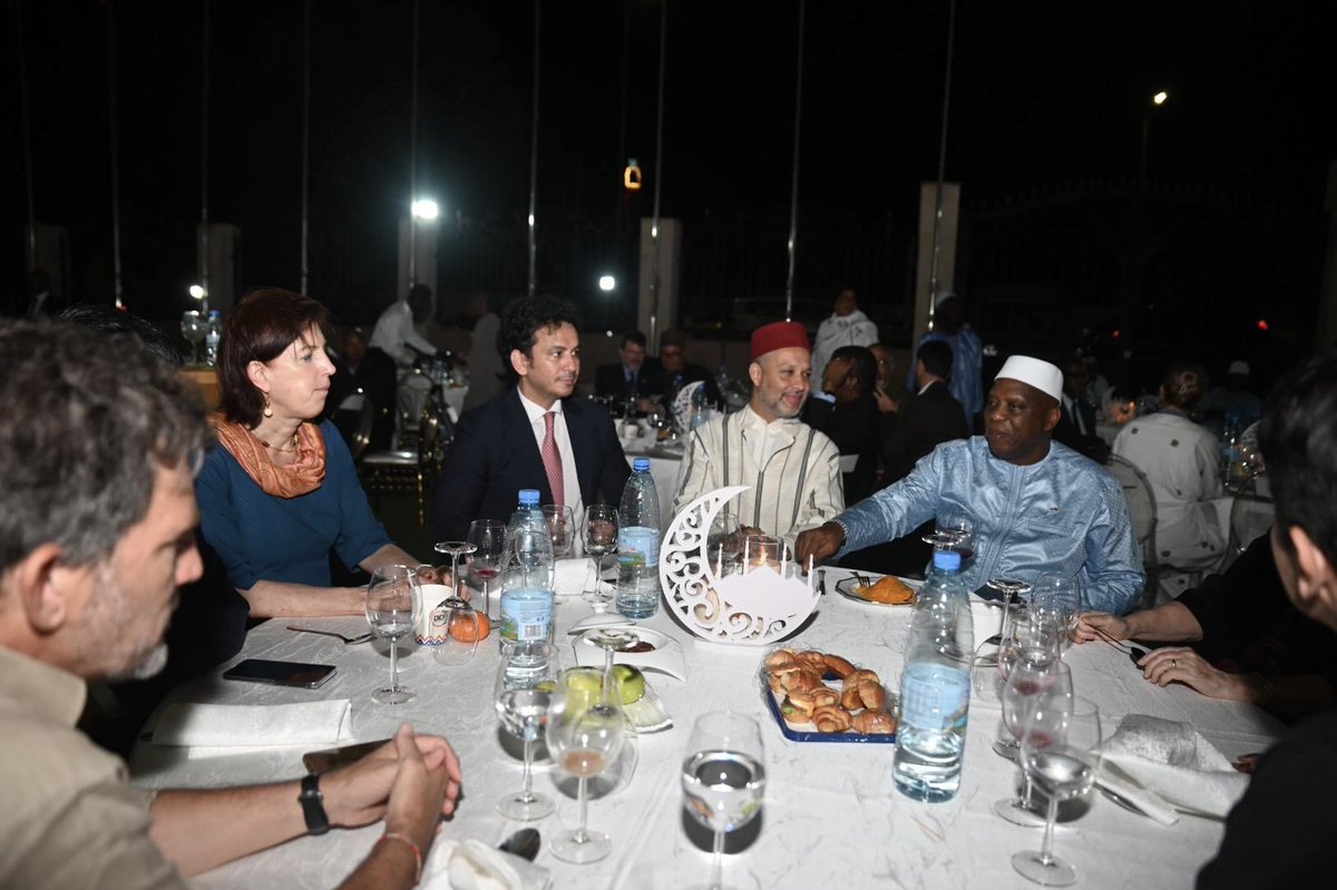 السفارة في كوناكري tweet media