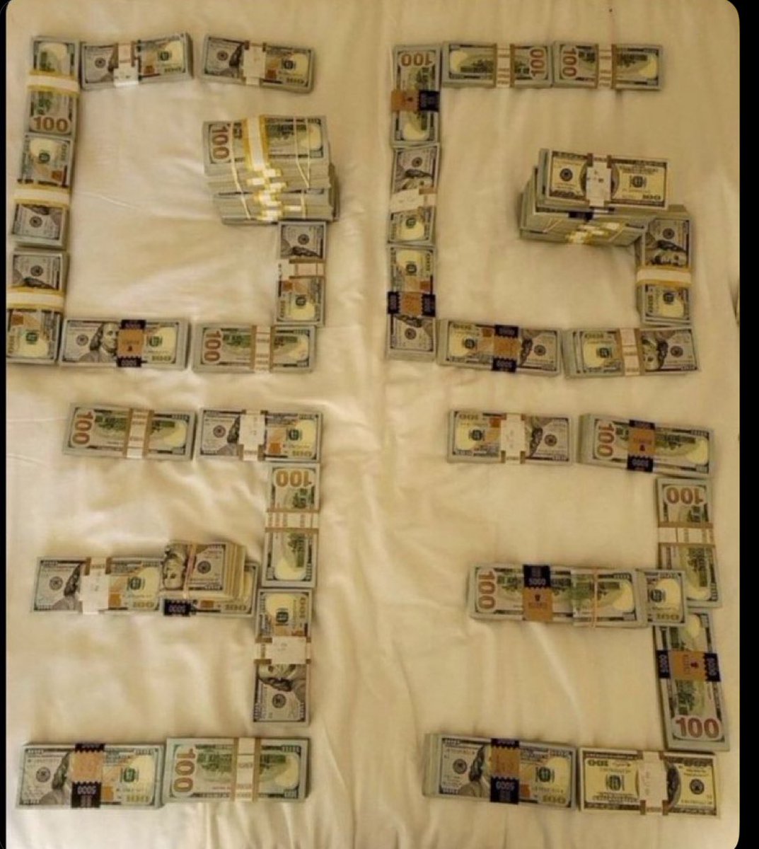 1 energy 1 LP
People born on the 1st 10th 19th 28th 

Are most likely to get 💰RICH.

There’s is more wealthy people with one 1 energy in the birthday than any other number✅
1 energy Women are responsible,capable, logical and loyal.
1 energy men are Leaders never followers
#one