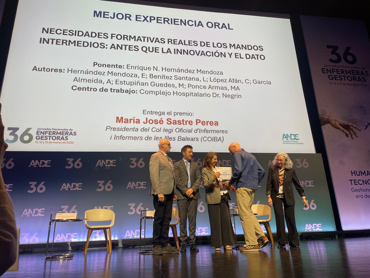 felomontesdeoca's tweet photo. En las #36ANDE se ha reconocido con el premio a la mejor experiencia la comunicación presentada por @Kikehdezmendoza Director de enfermería del Hospital U de Gran Canaria Dr. Negrin. Enhorabuena!!! https://t.co/hElKTv0Ttk